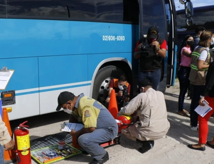 IHTT inicia revisión de buses para garantizar la seguridad en Semana Santa