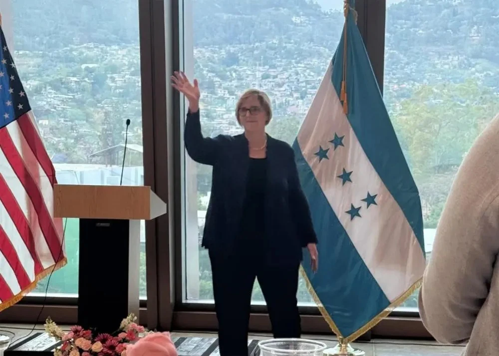 Dogu: “Me voy en un momento crucial para la democracia de Honduras”